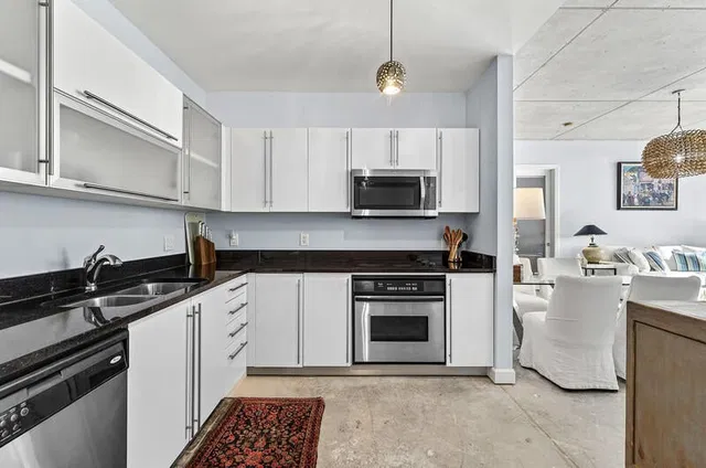 Villa Lofts Unit 703 photo 8