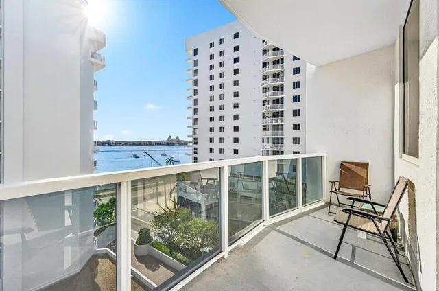 Villa Lofts Unit 703 photo 15