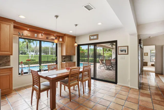 Boca Bath & Tennis Residence photo 5