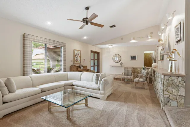 Boca Bath & Tennis Residence photo 15