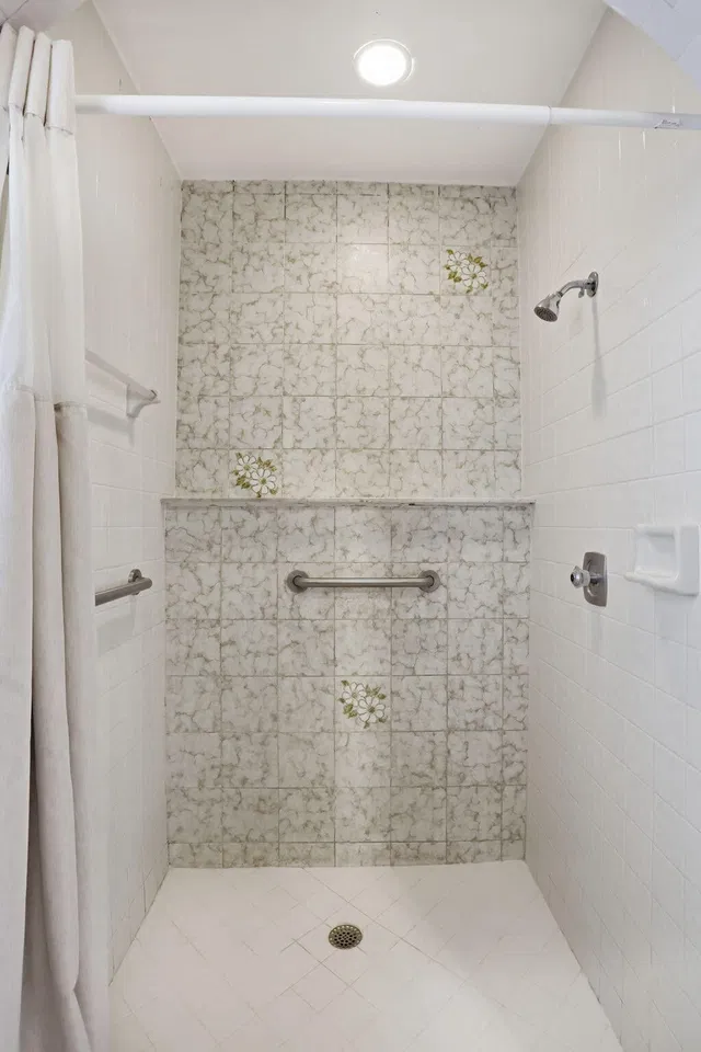 Boca Bath & Tennis Residence photo 29