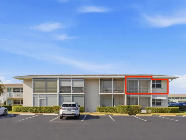 Unit 212 photo 3