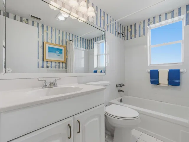 Unit 212 photo 26