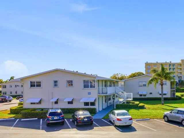 Unit 212 photo 28