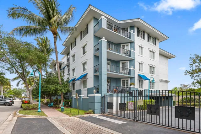 Pineapple Grove Village Condominiums Unit Unit 2-407 photo 4