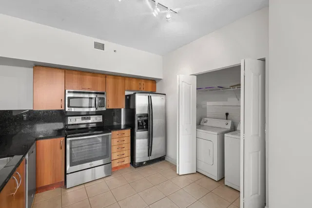 Pineapple Grove Village Condominiums Unit Unit 2-407 photo 14