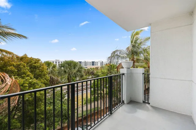 Pineapple Grove Village Condominiums Unit Unit 2-407 photo 15