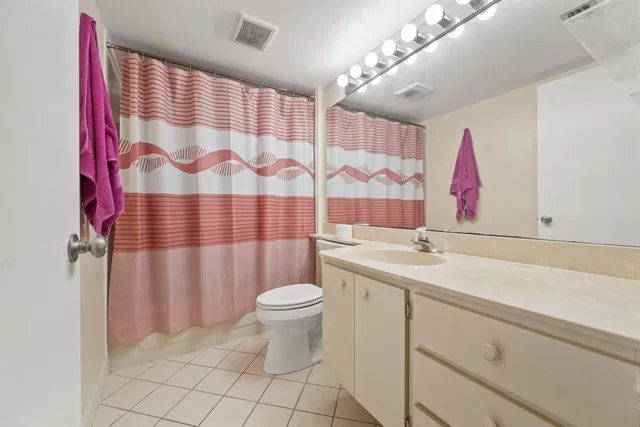 Unit 303 photo 15