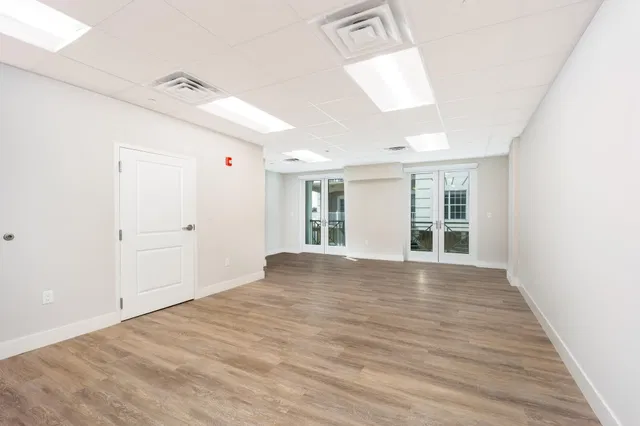Unit 211 photo 4