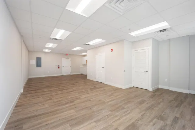 Unit 211 photo 7