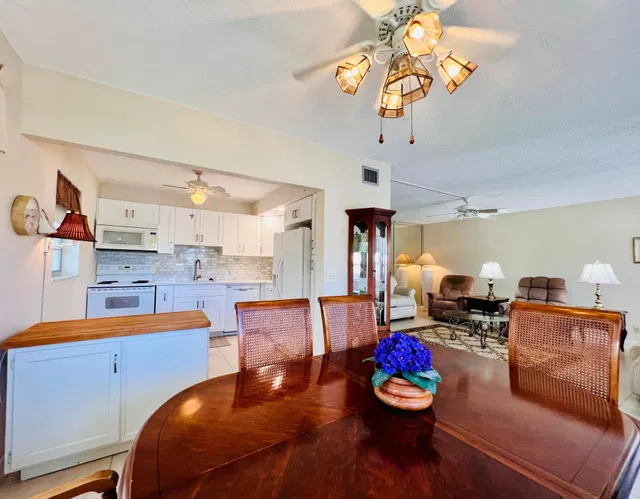  Residence photo 5