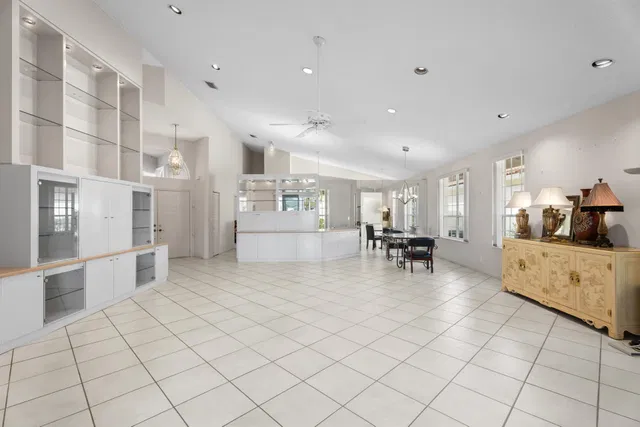 Eastpointe Country Club Residence photo 12