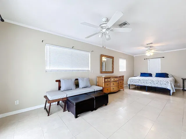 Residence photo 15