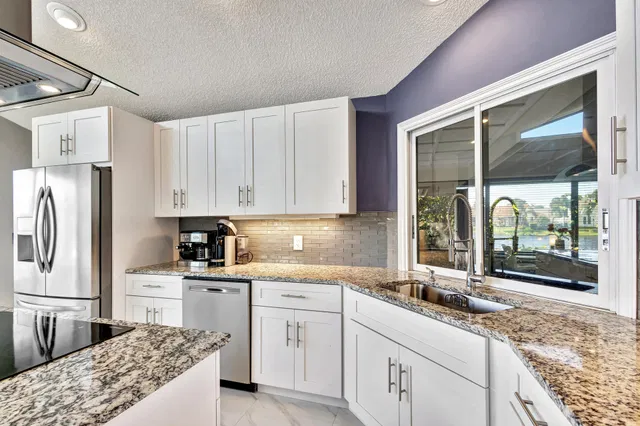 Residence photo 25
