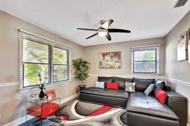 Residence photo 33