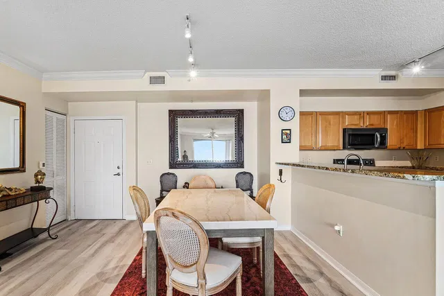 The Montecito Unit 1206 photo 5