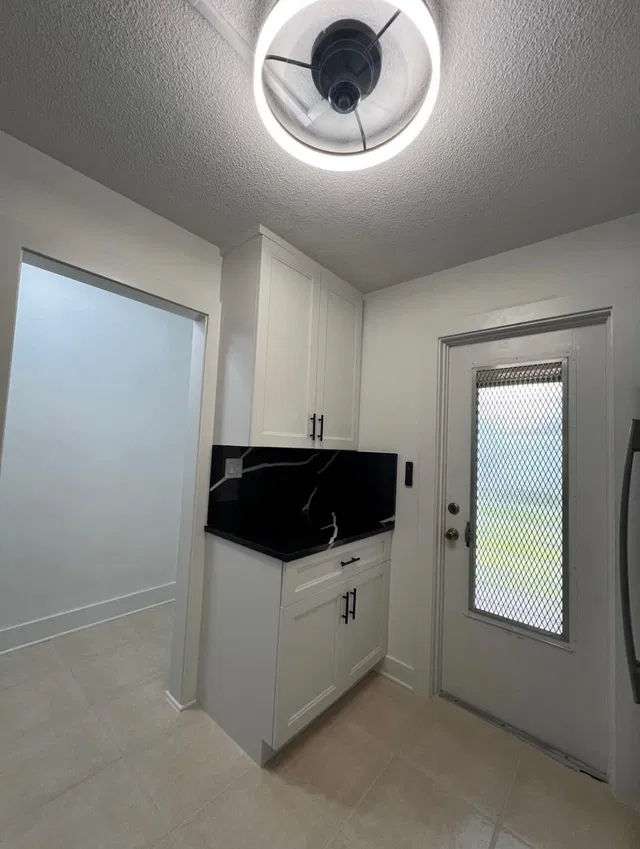 Unit 104 photo 3