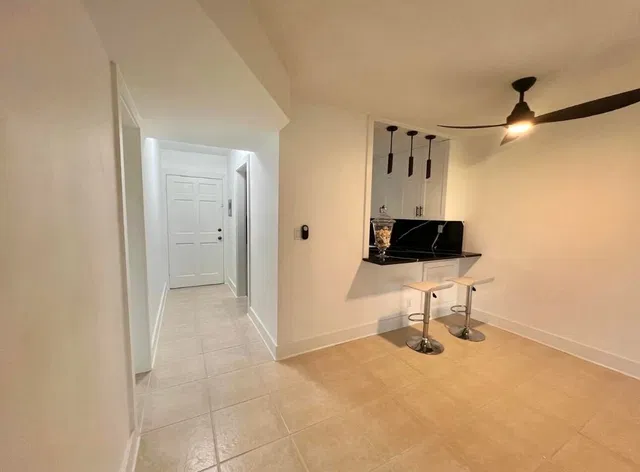 Unit 104 photo 6