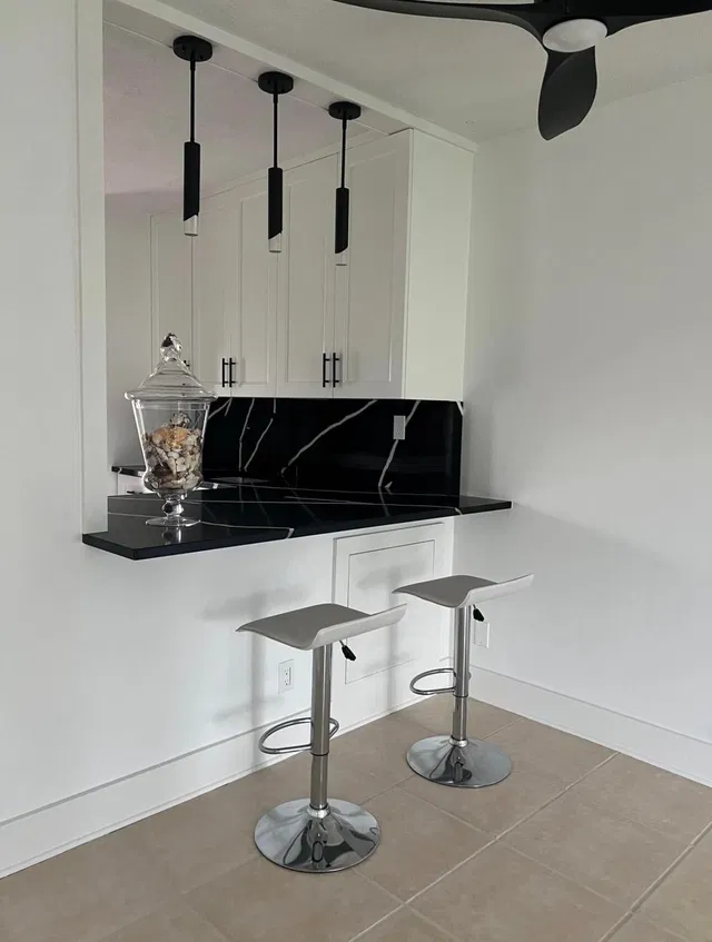 Unit 104 photo 8