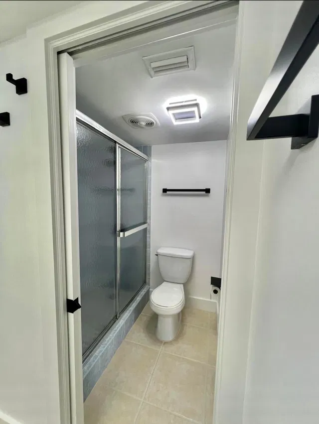 Unit 104 photo 17