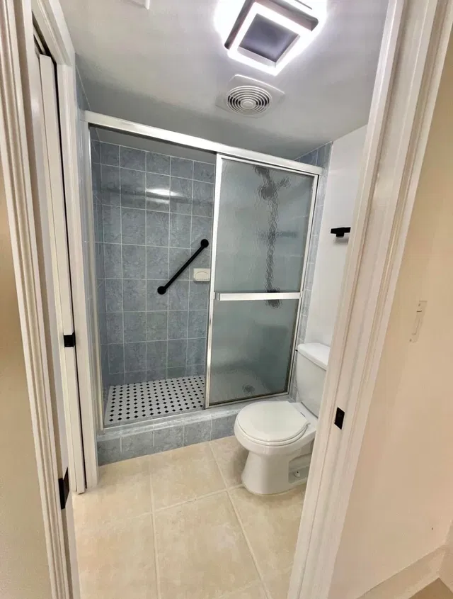 Unit 104 photo 18