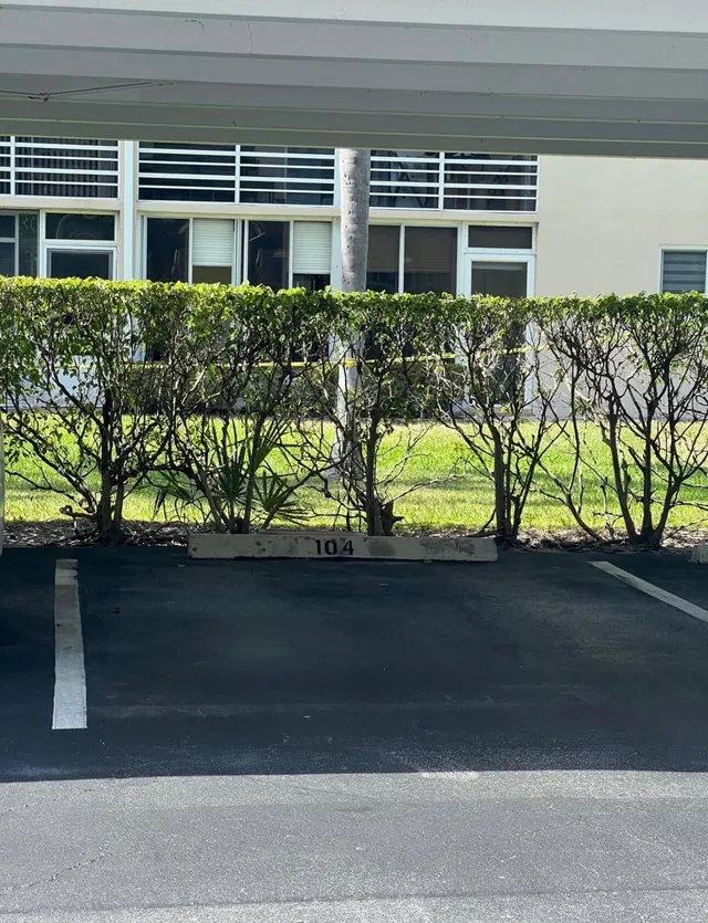 Unit 104 photo 41