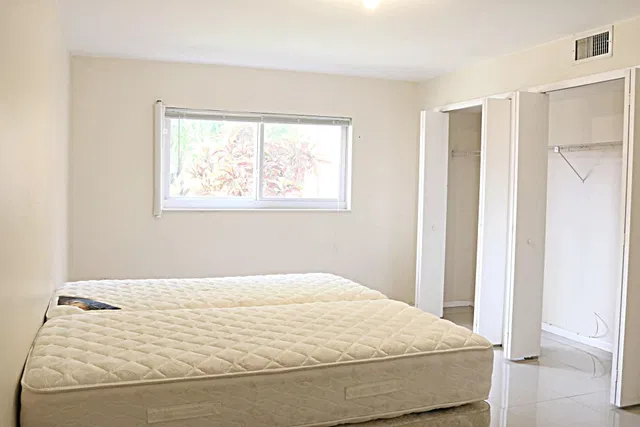 Unit 1070 photo 7