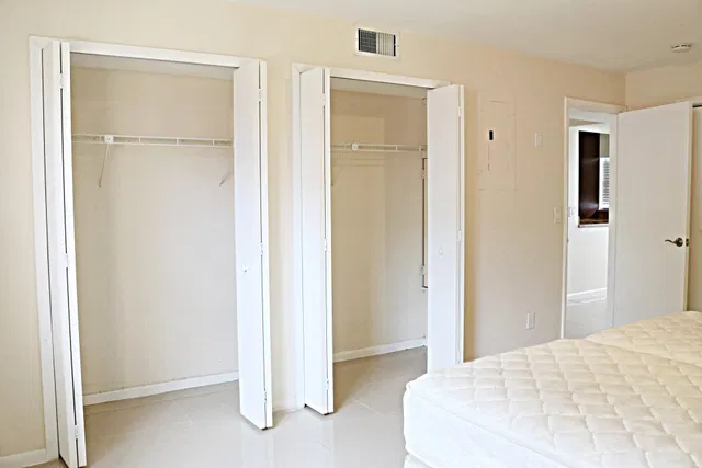 Unit 1070 photo 8