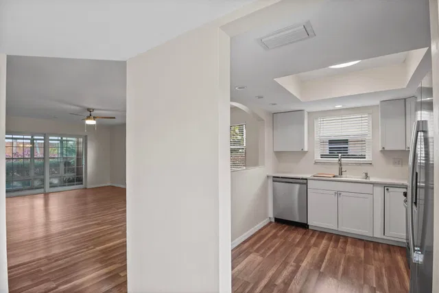  Unit 130-4 photo 11