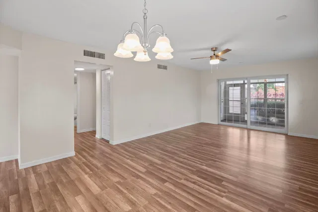  Unit 130-4 photo 17