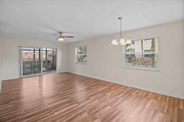  Unit 130-4 photo 32