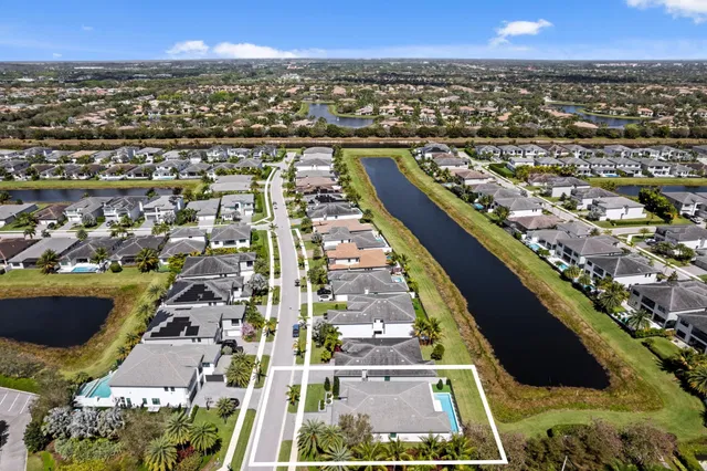 Boca Bridges Residence photo 3