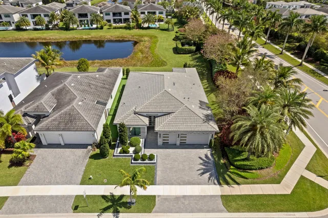 Boca Bridges Residence photo 39