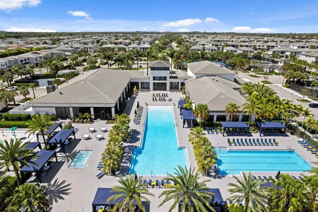 Boca Bridges Residence photo 44