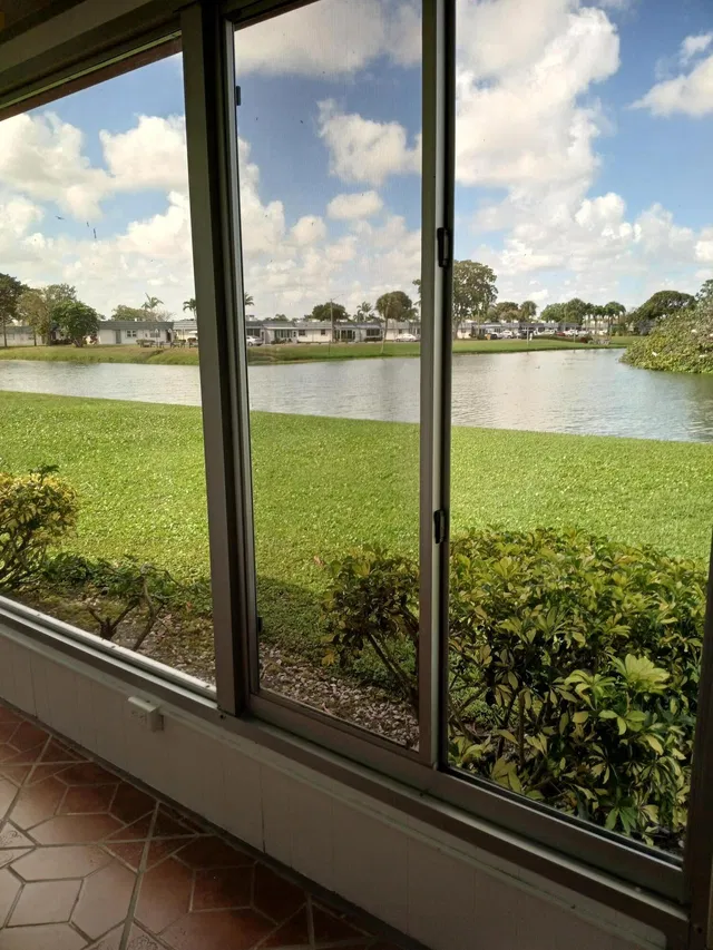 Residence photo 3