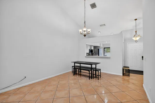 Residence photo 11
