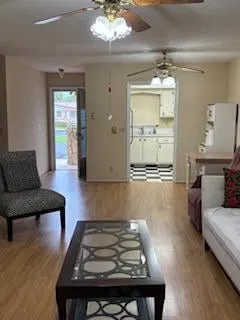 Unit H photo 2