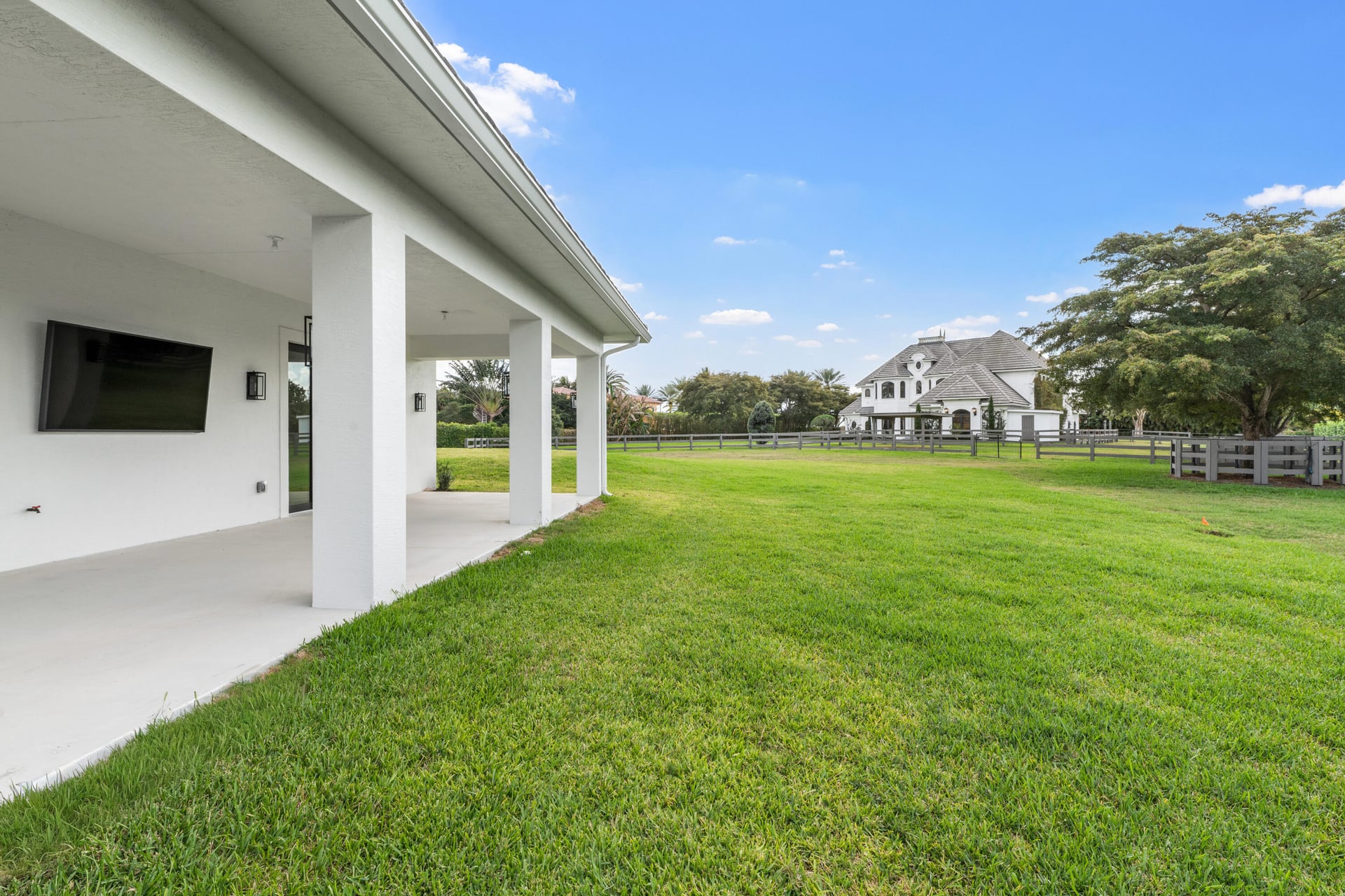 Residence photo 95