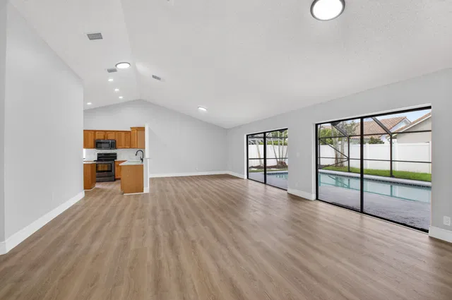Residence photo 5