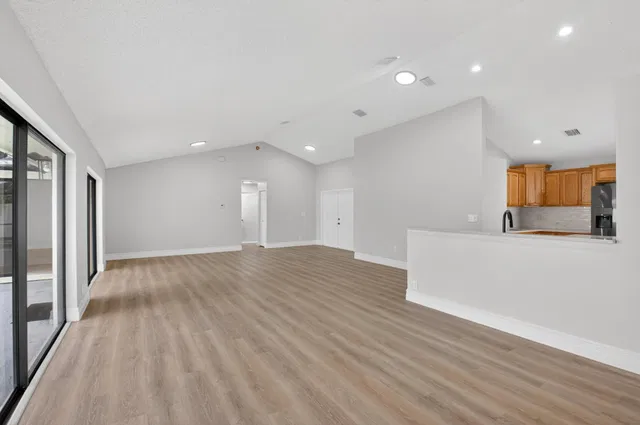 Residence photo 6