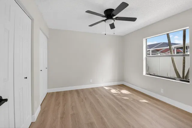 Residence photo 12