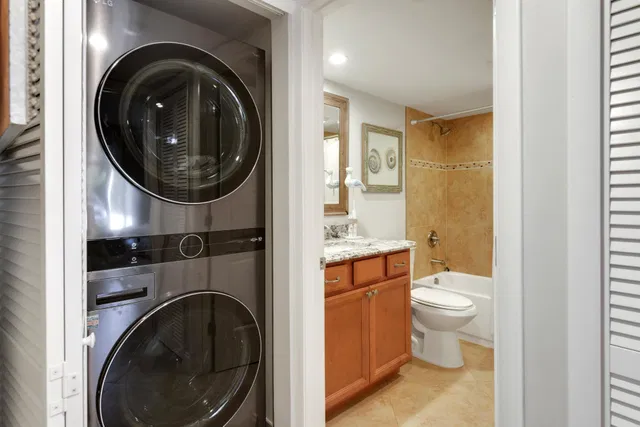 Unit 104 photo 17