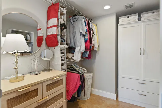 Unit 104 photo 21