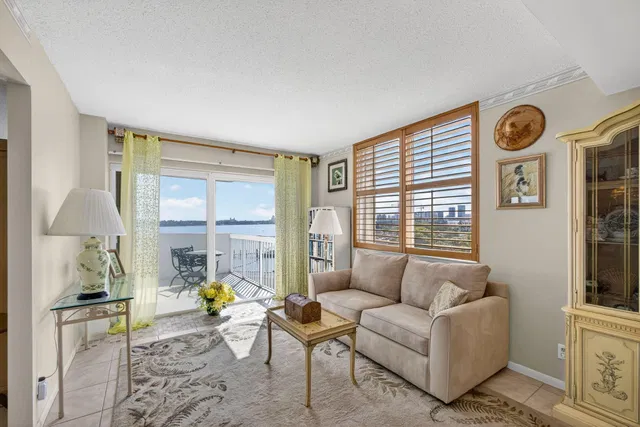 2600 N Flagler Unit 610 photo 15