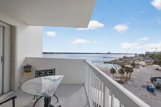 2600 N Flagler Unit 610 photo 32