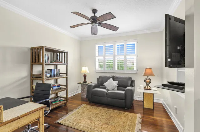 Residence photo 26