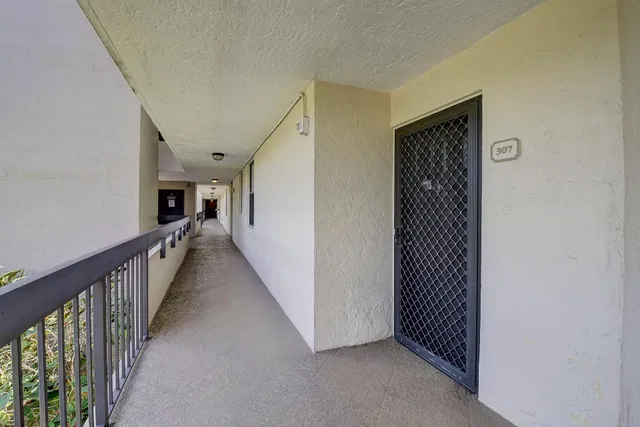 Unit F307 photo 38