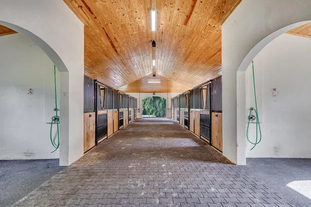  Residence photo 12