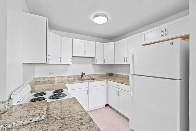  Residence photo 79