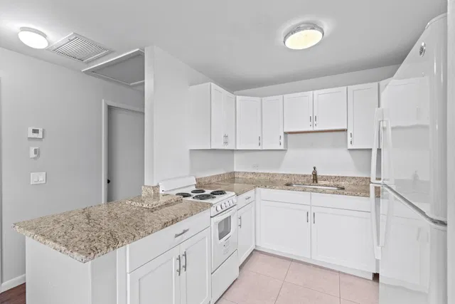  Residence photo 80